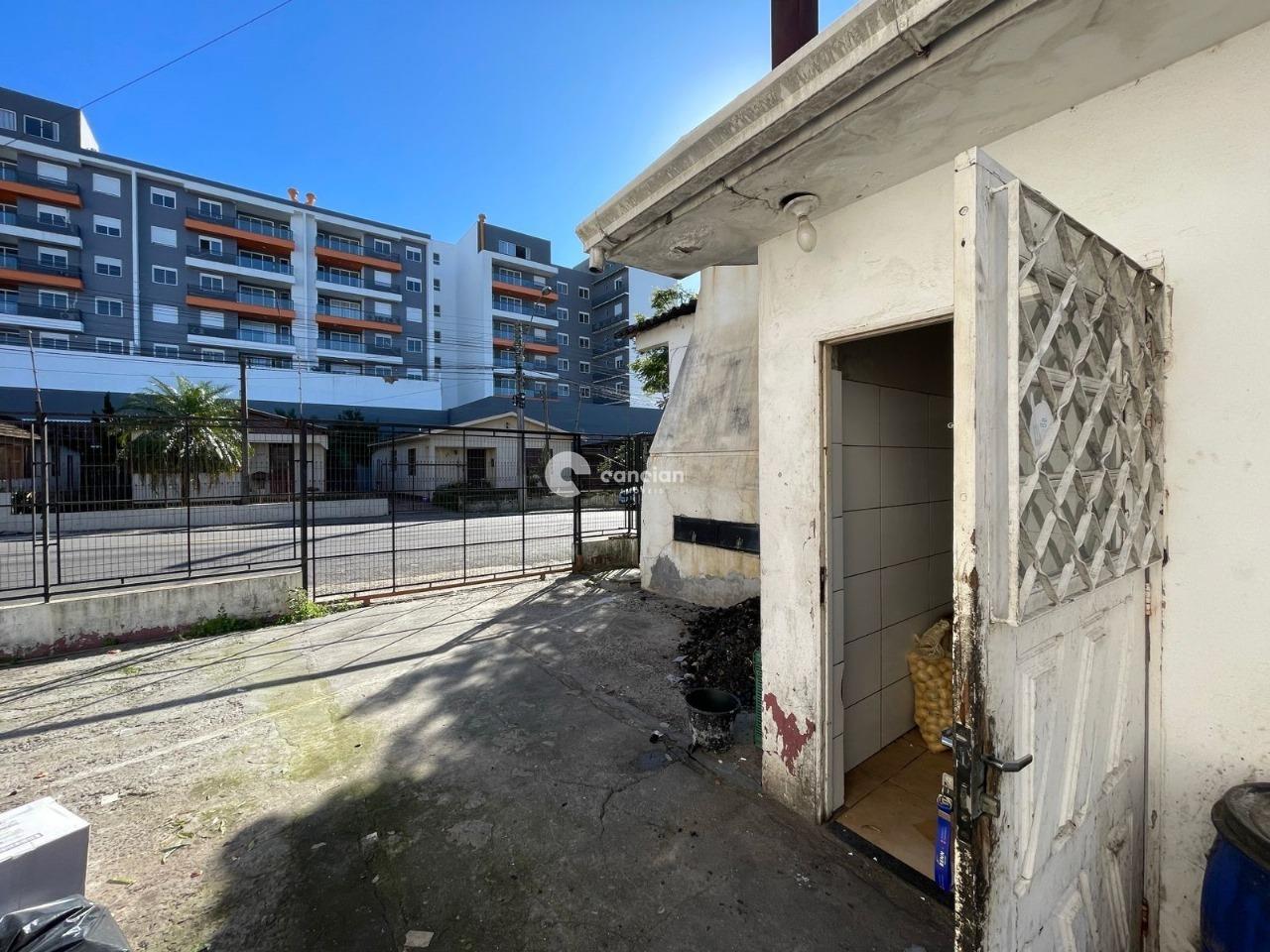 Casa Comercial para aluguel no Camobi: 