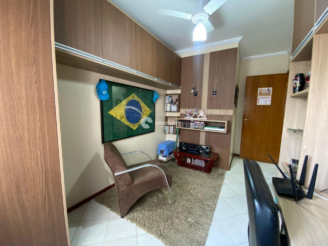 Apartamento à venda no Menino Jesus: 