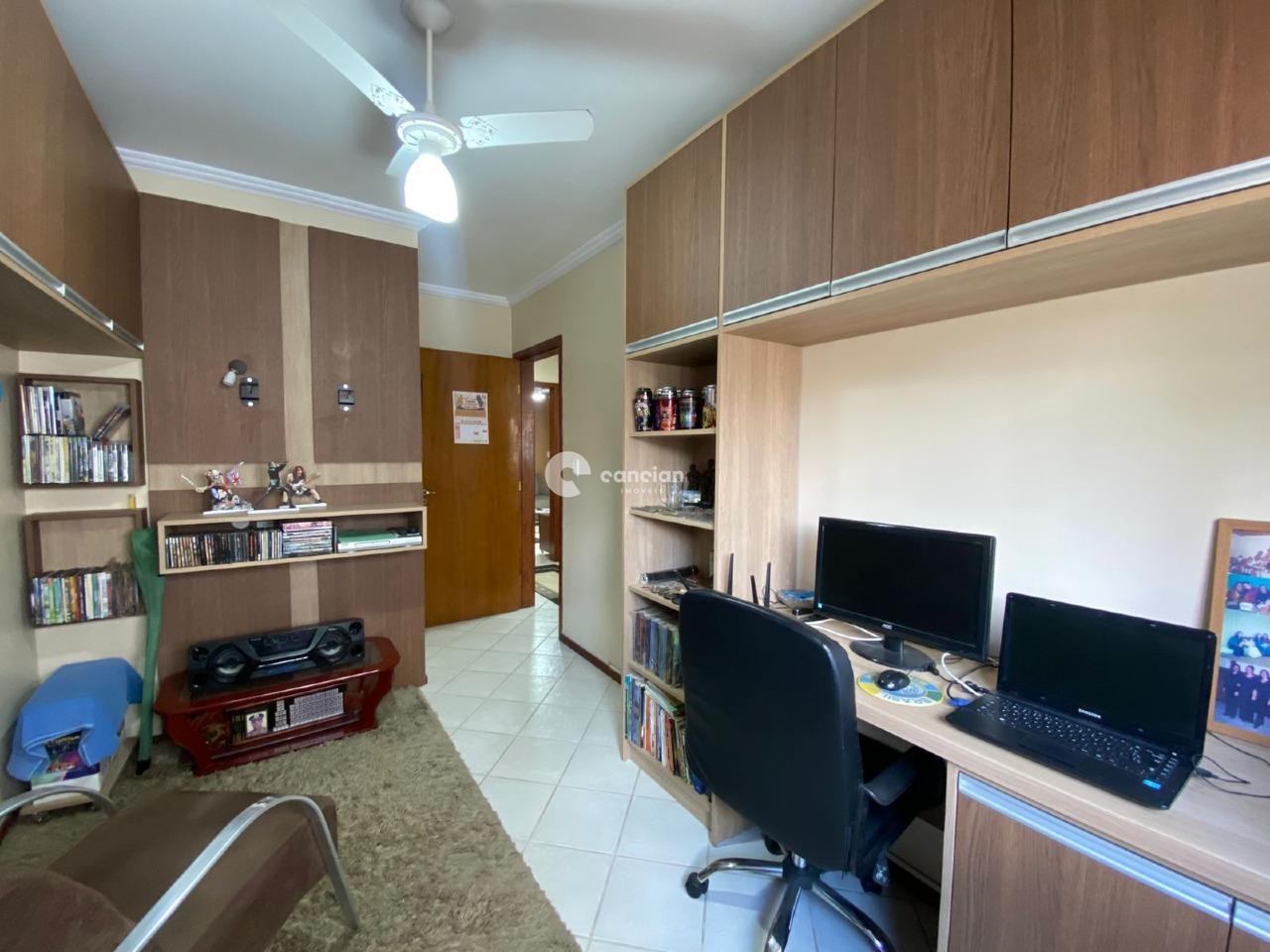 Apartamento à venda no Menino Jesus: 