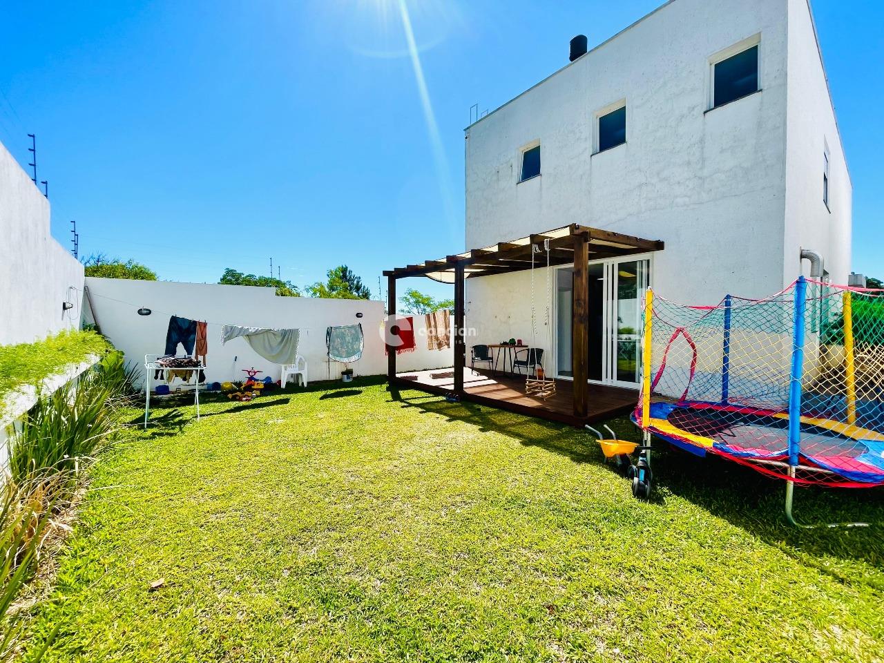 Casa à venda no Tomazetti: 