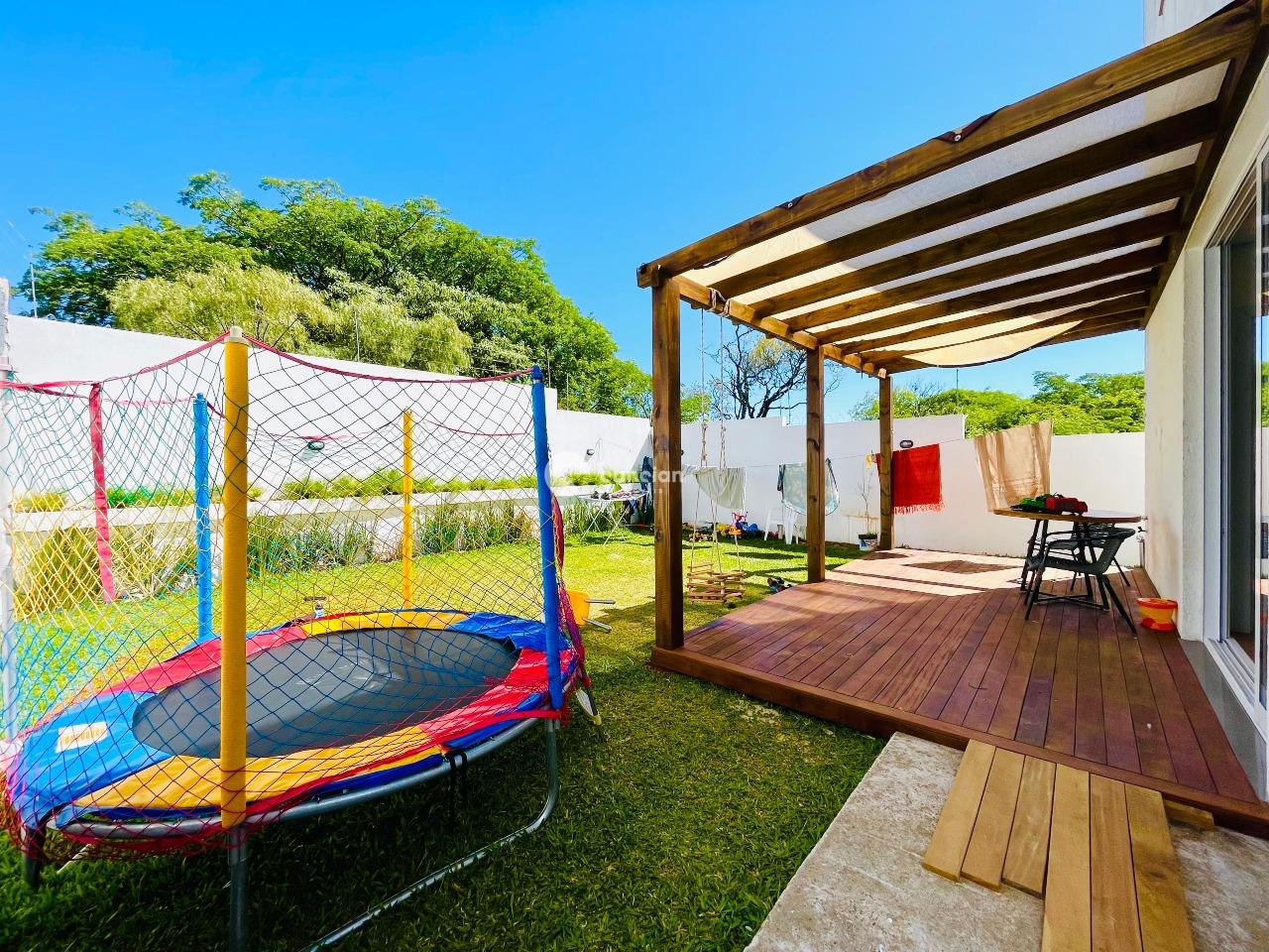 Casa à venda no Tomazetti: 