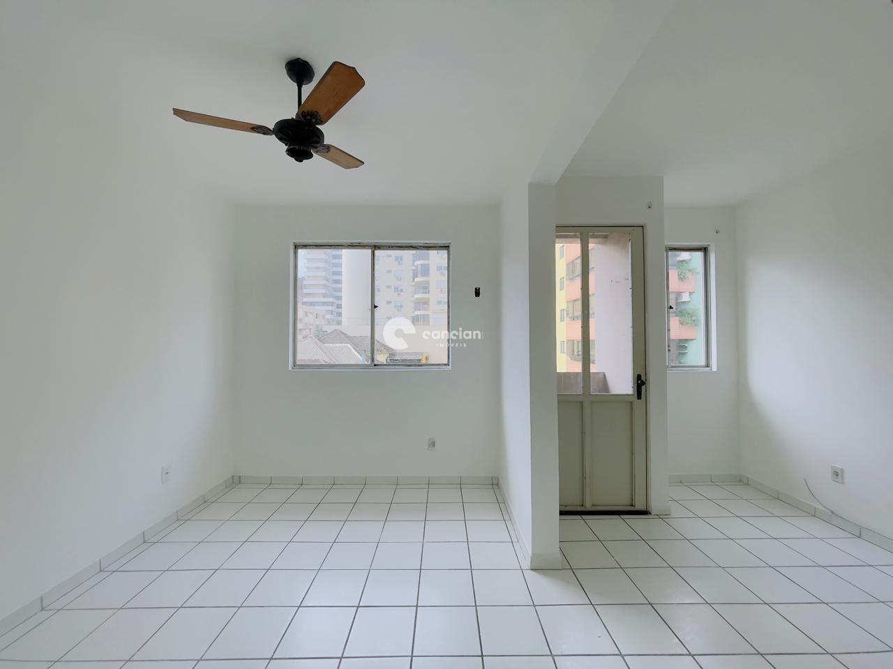 Kitnet para aluguel no Centro: 