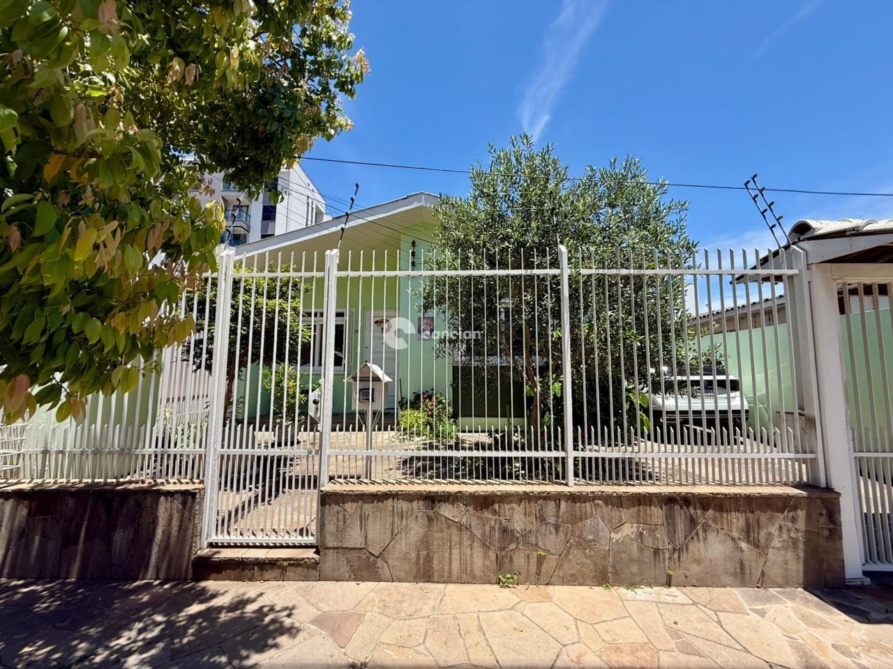 Casa à venda no Camobi: 