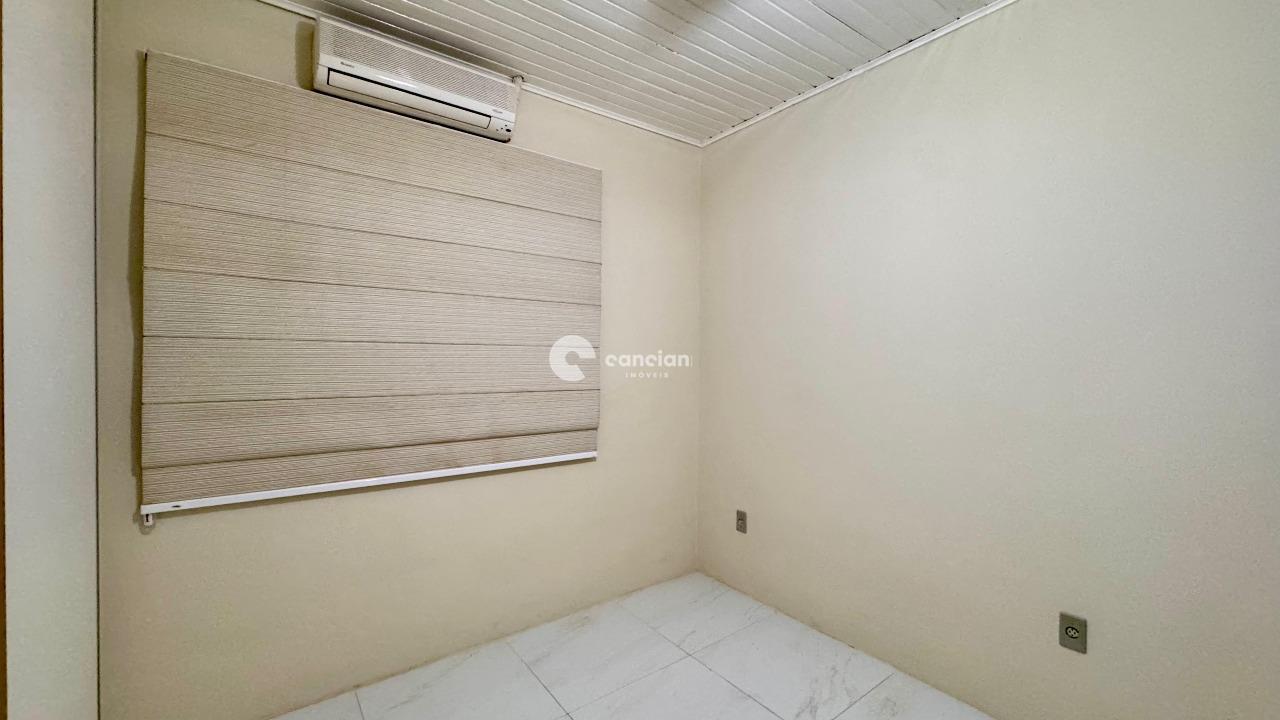 Casa à venda no Tomazetti: DORM 01 COM ROPEIRO