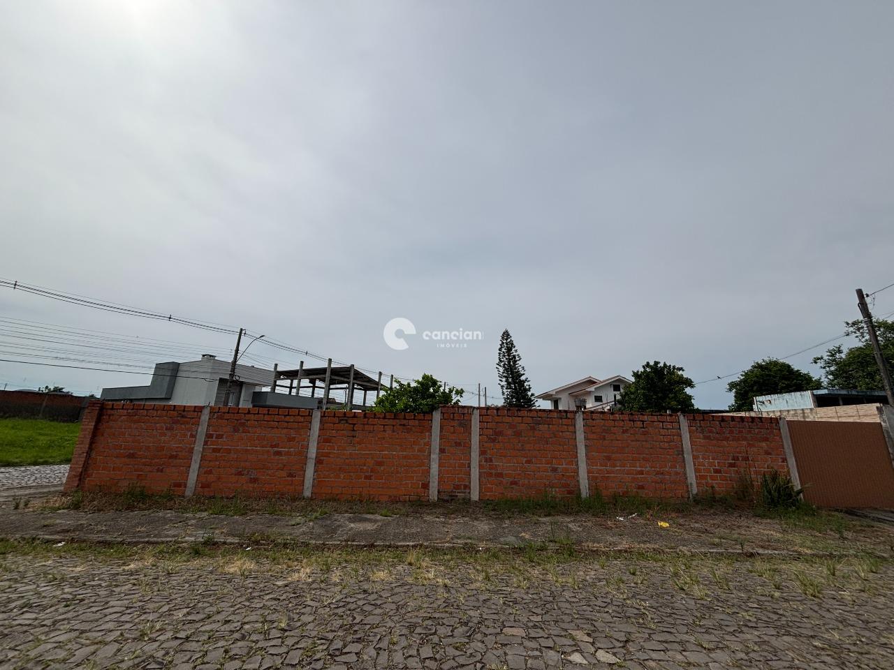 Terreno à venda no Camobi: 