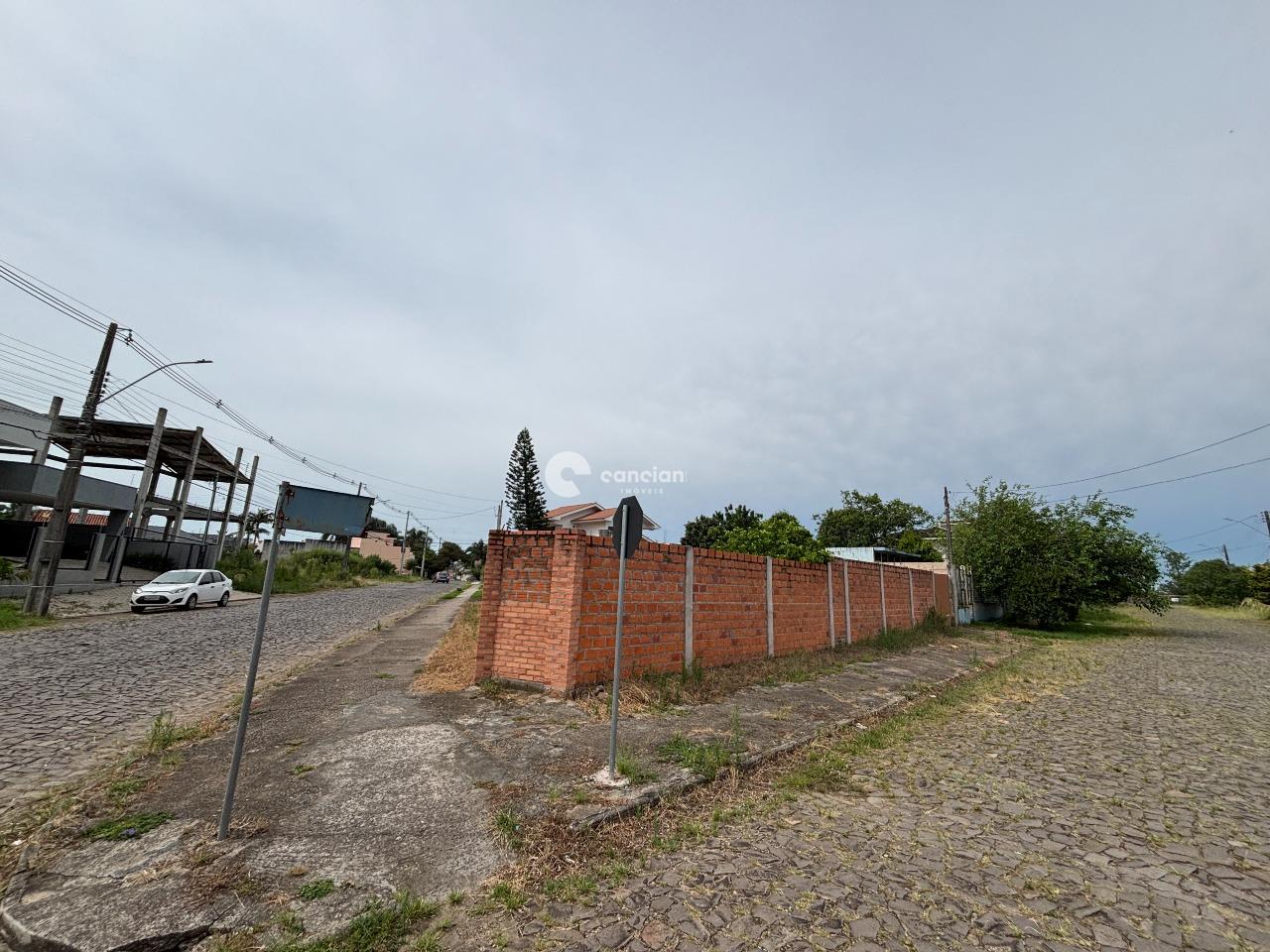 Terreno à venda no Camobi: 