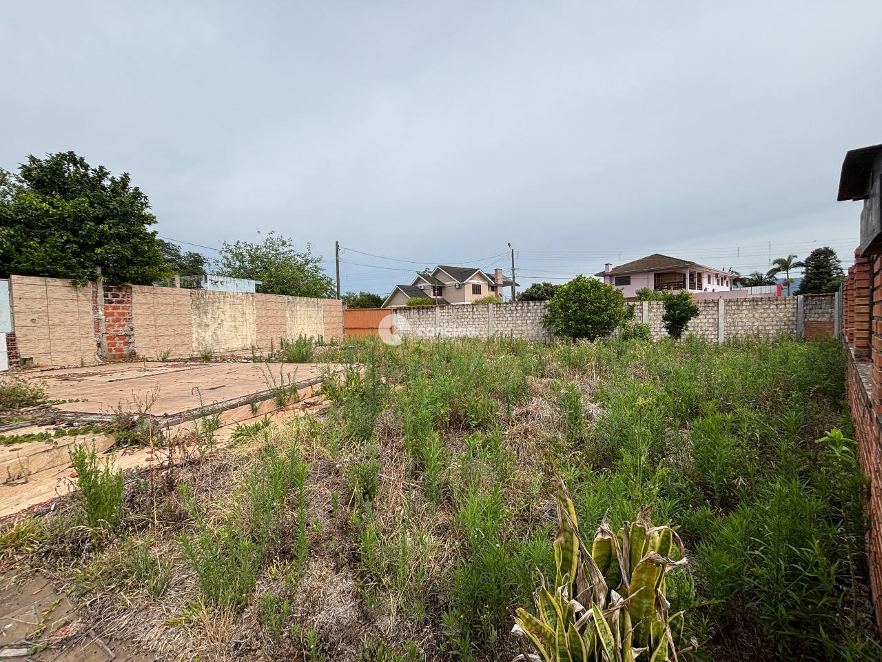 Terreno à venda no Camobi: 