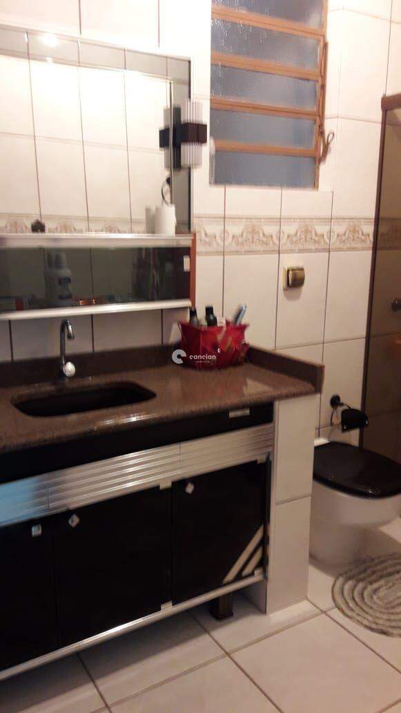 Casa à venda no São João: 