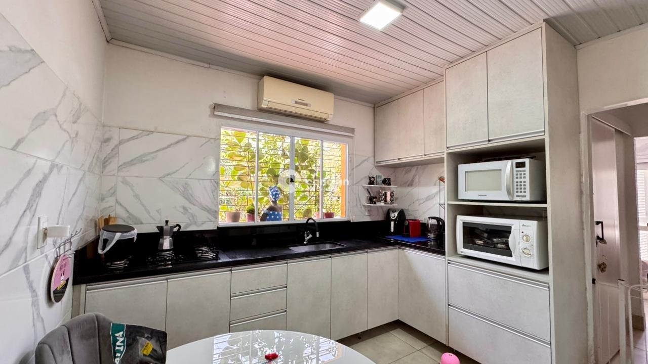 Casa à venda no Juscelino Kubitschek: 