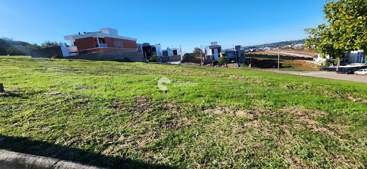 Terreno à venda no Tomazetti: 