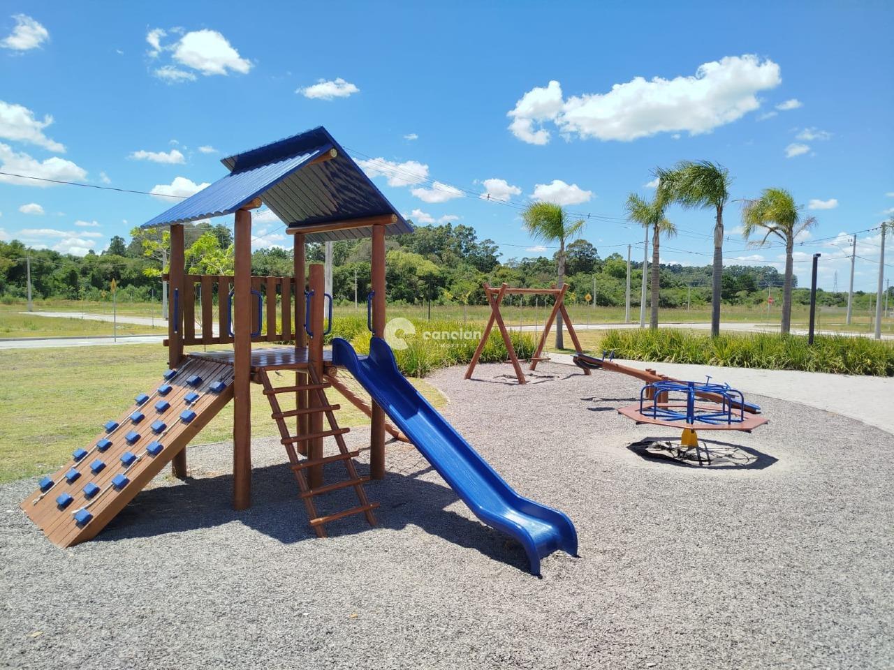 Terreno à venda no Camobi: 