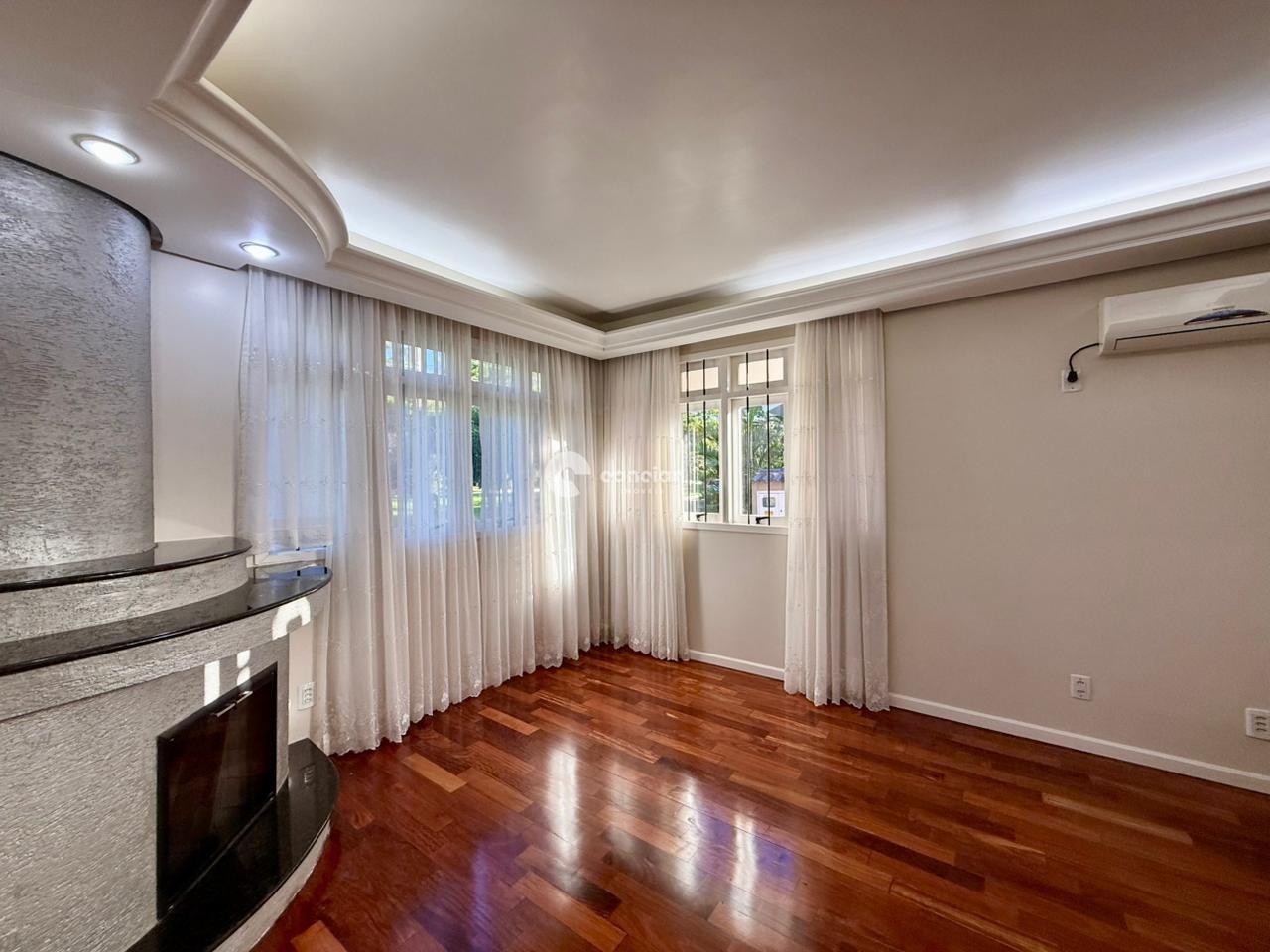 Casa de Condomínio à venda no Camobi: 