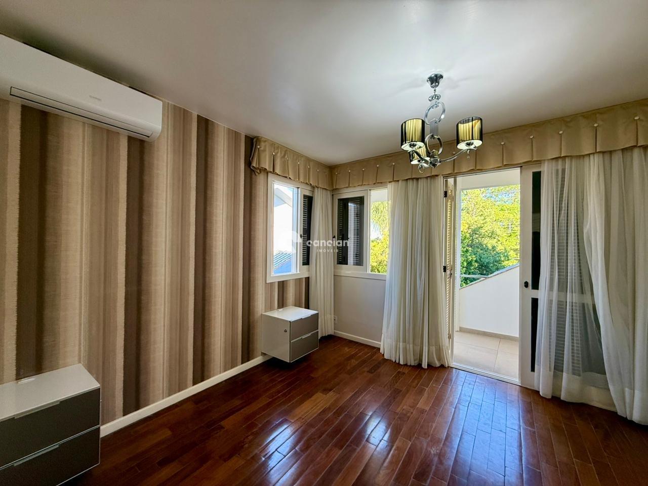 Casa de Condomínio à venda no Camobi: 