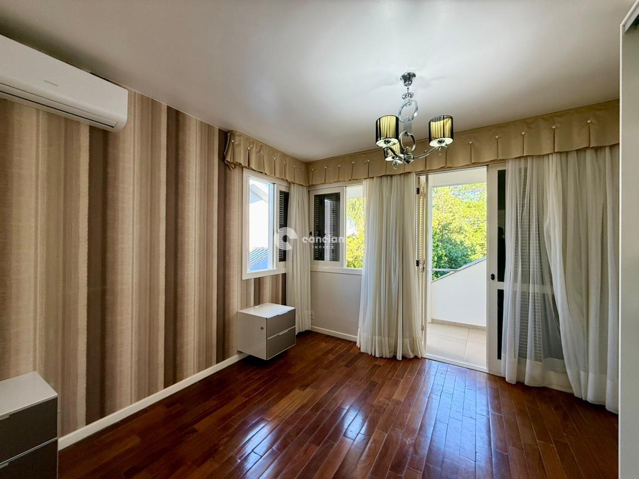 Casa de Condomínio à venda no Camobi: 