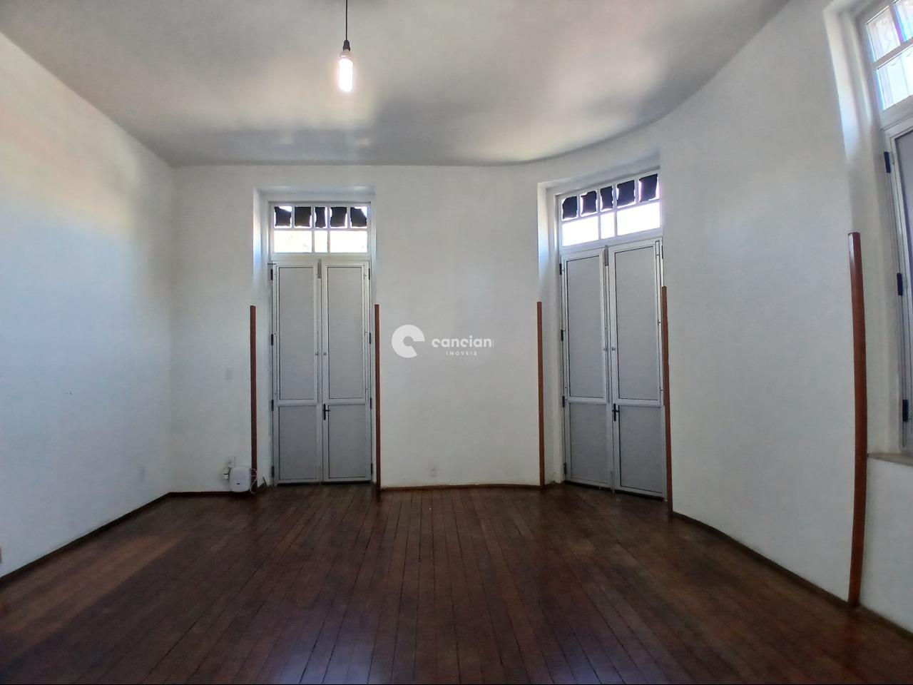 Sobrado à venda no Centro: 