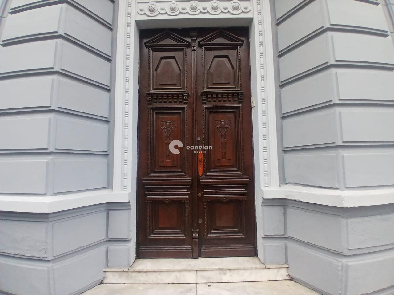 Sobrado à venda no Centro: 