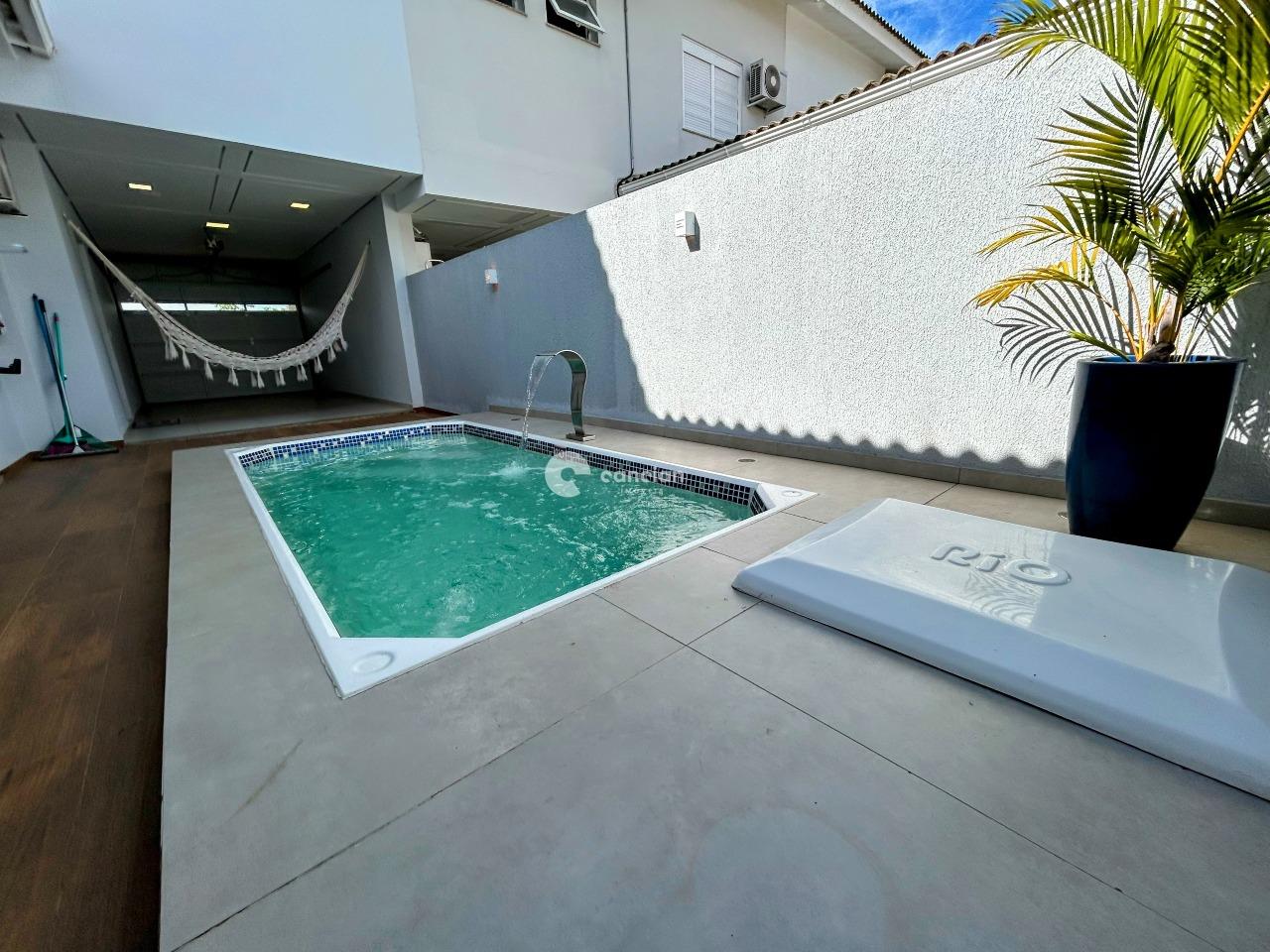 Sobrado à venda no Tomazetti: 