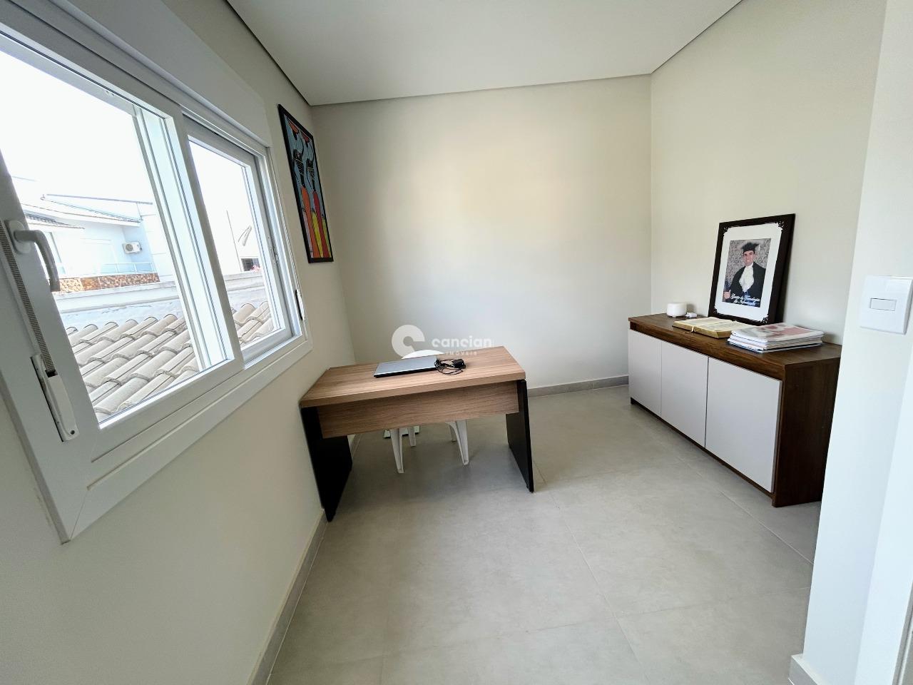 Sobrado à venda no Tomazetti: 