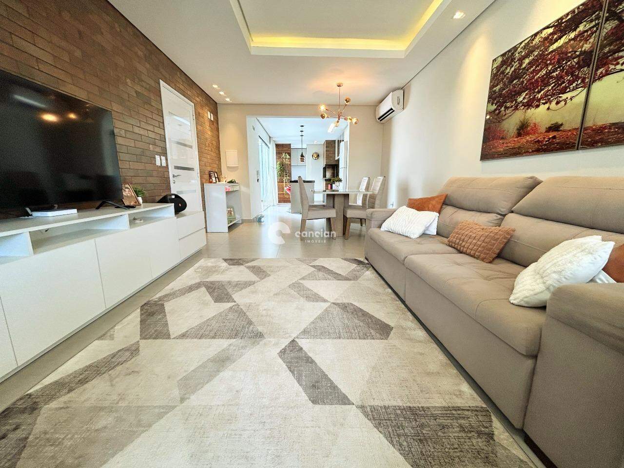 Sobrado à venda no Tomazetti: 