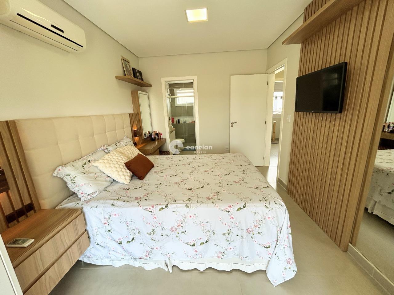 Sobrado à venda no Tomazetti: 