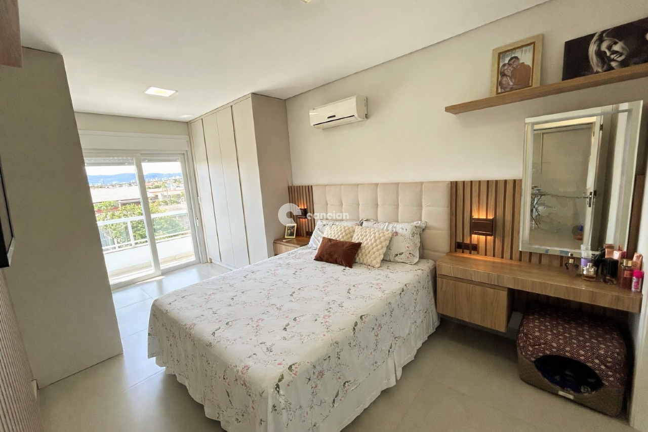 Sobrado à venda no Tomazetti: 