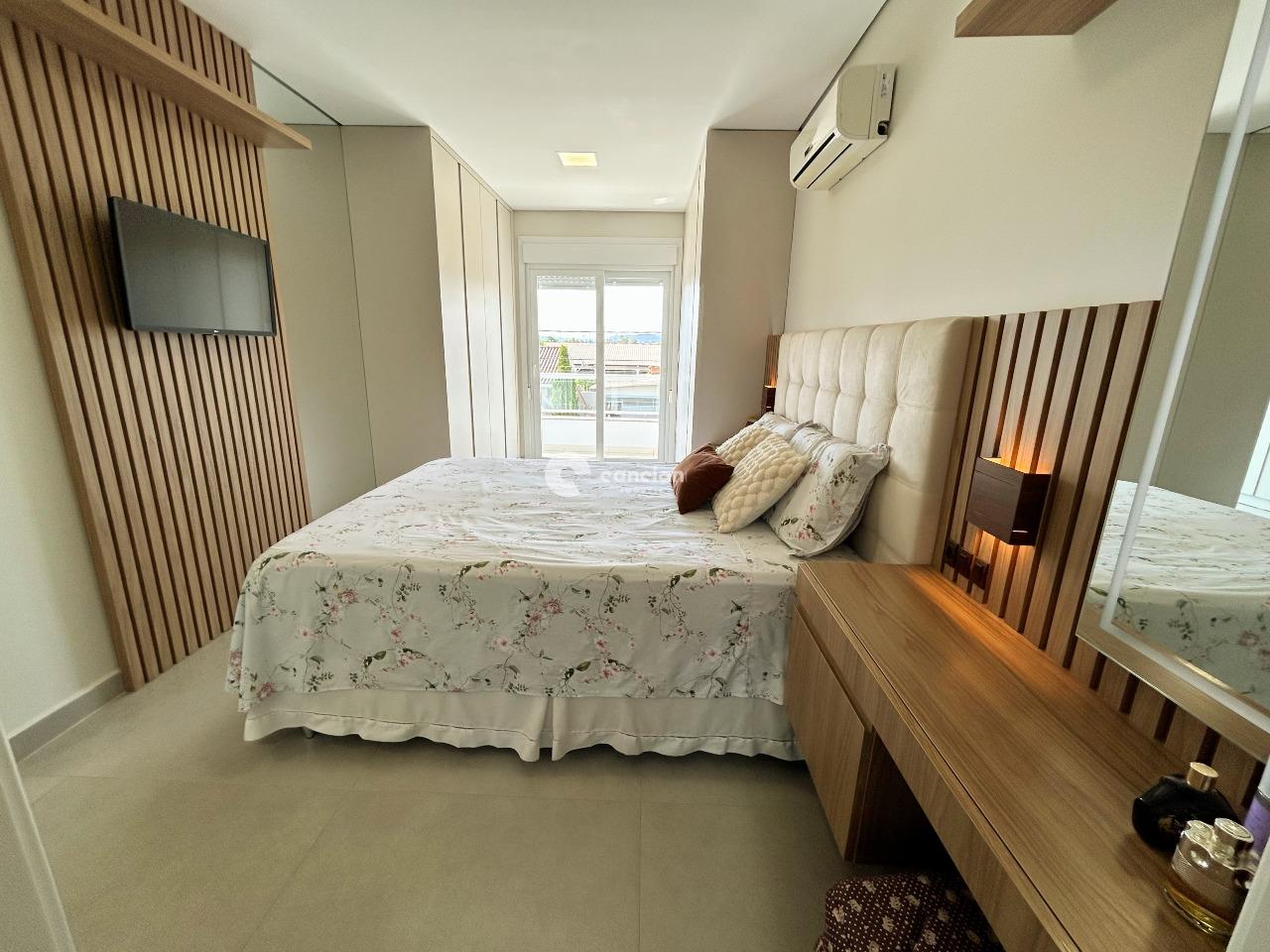 Sobrado à venda no Tomazetti: 