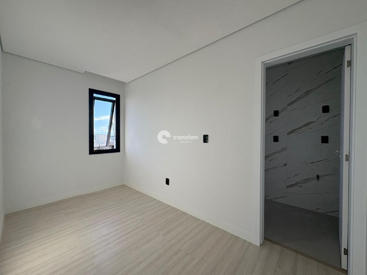 Casa de Condomínio à venda no Tomazetti: 