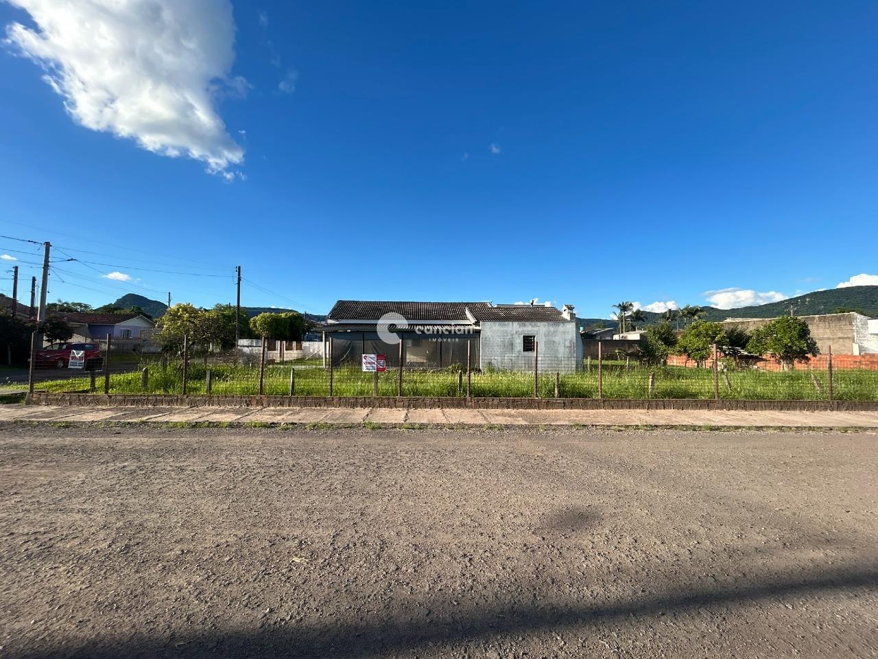 Terreno à venda no Pé de Plátano: 