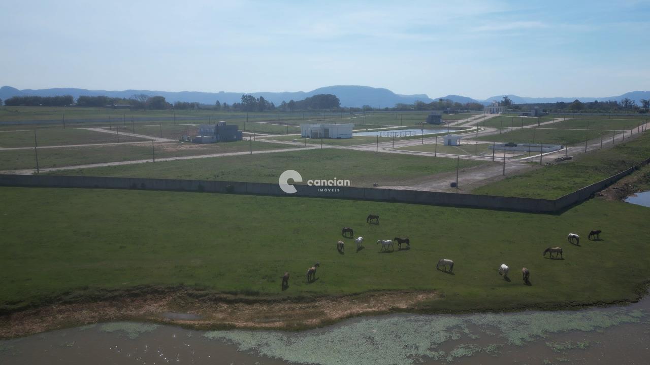 Terreno à venda no Camobi: 