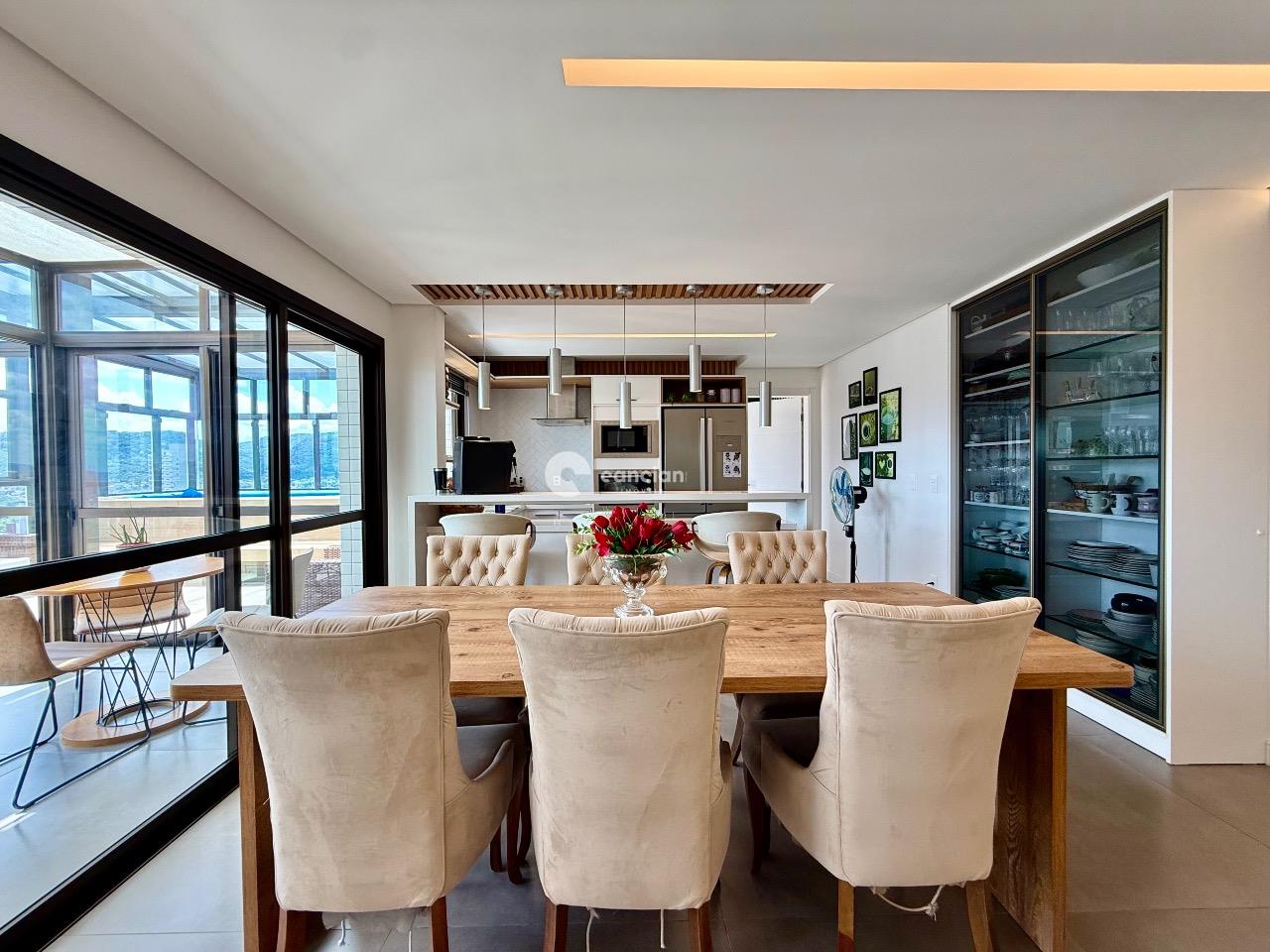 Cobertura à venda no Centro: 