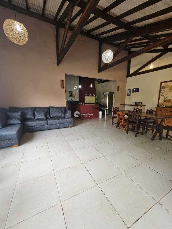 Casa de Condomínio à venda no Tomazetti: 