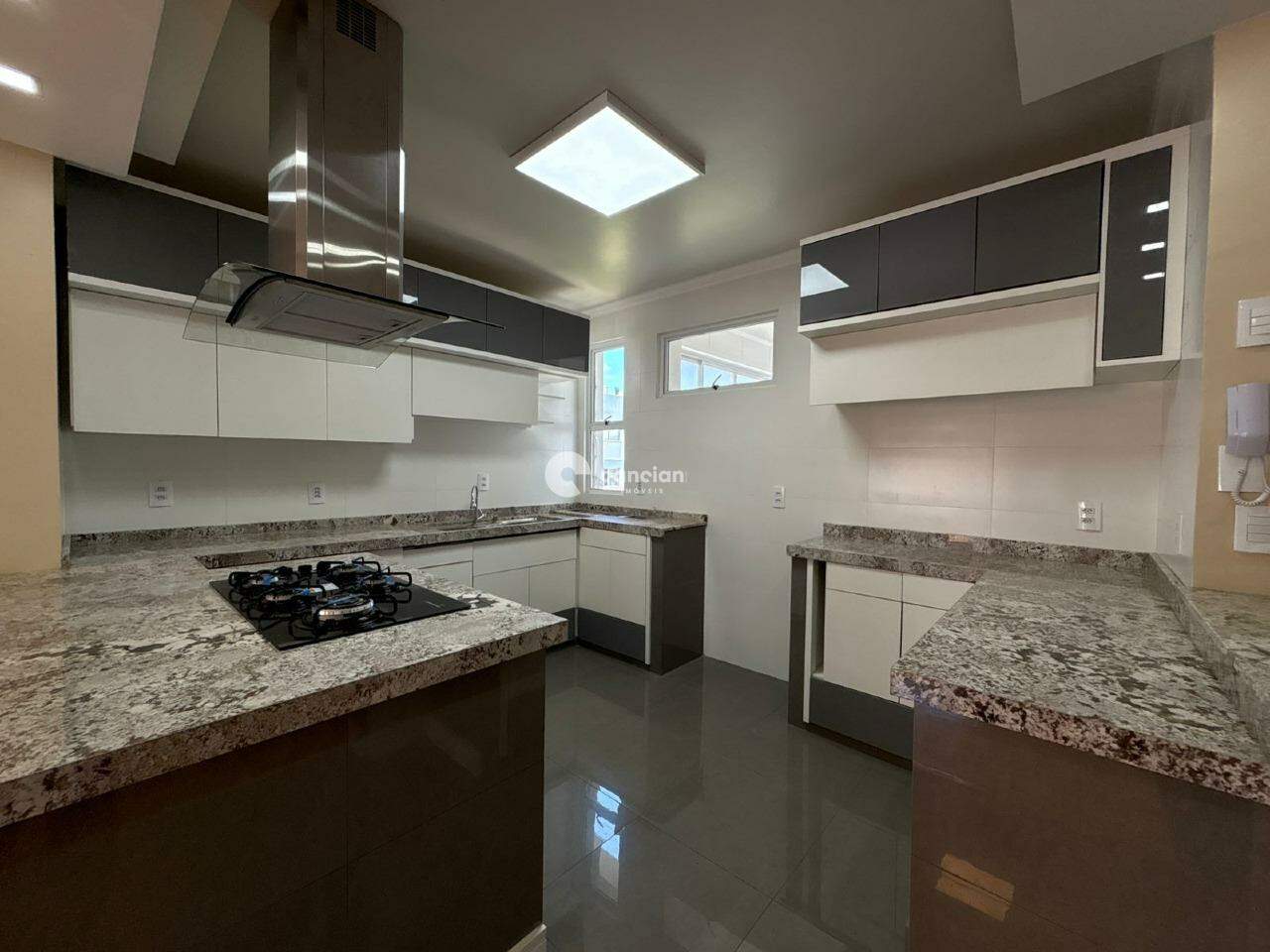 Cobertura para aluguel no Centro: 