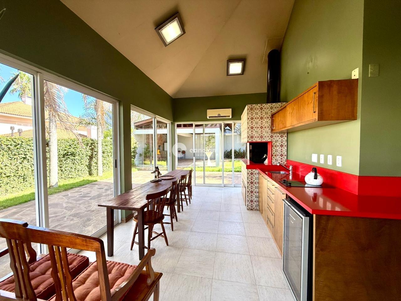 Casa de Condomínio à venda no São José: 