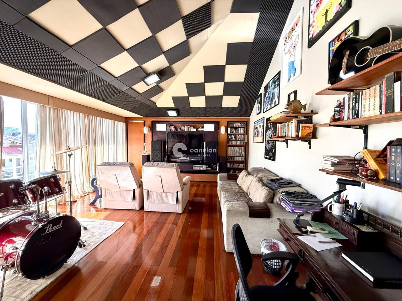 Casa de Condomínio à venda no São José: 