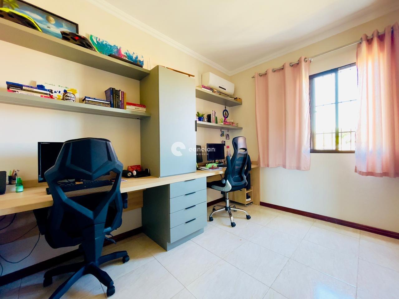 Casa à venda no Camobi: 