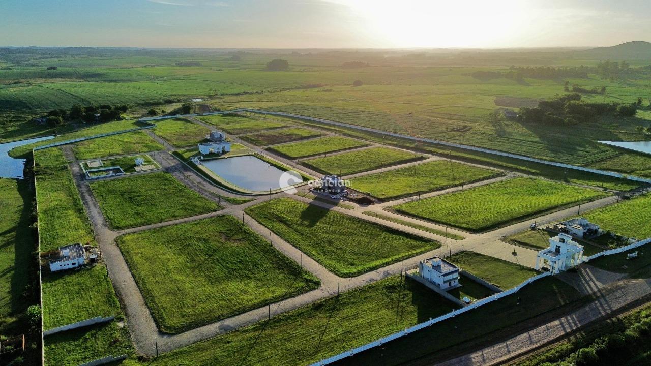 Terreno à venda no Camobi: 