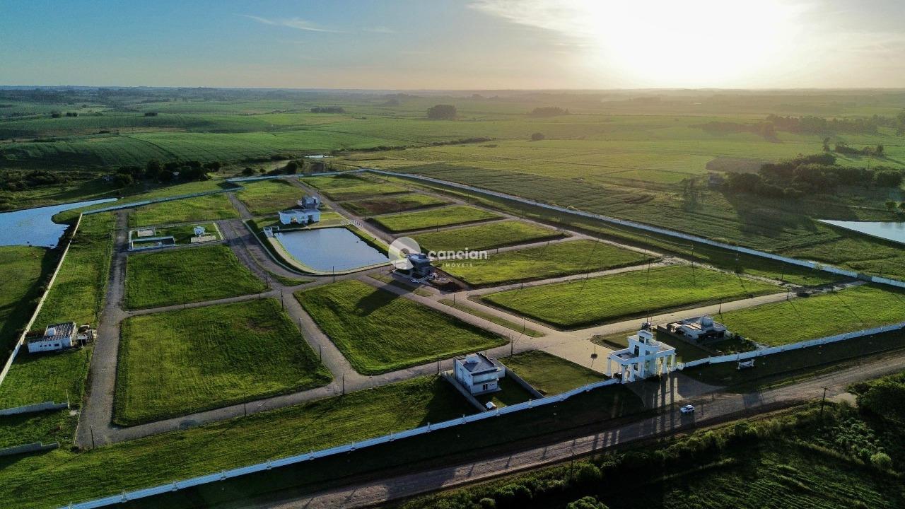 Terreno à venda no Camobi: 