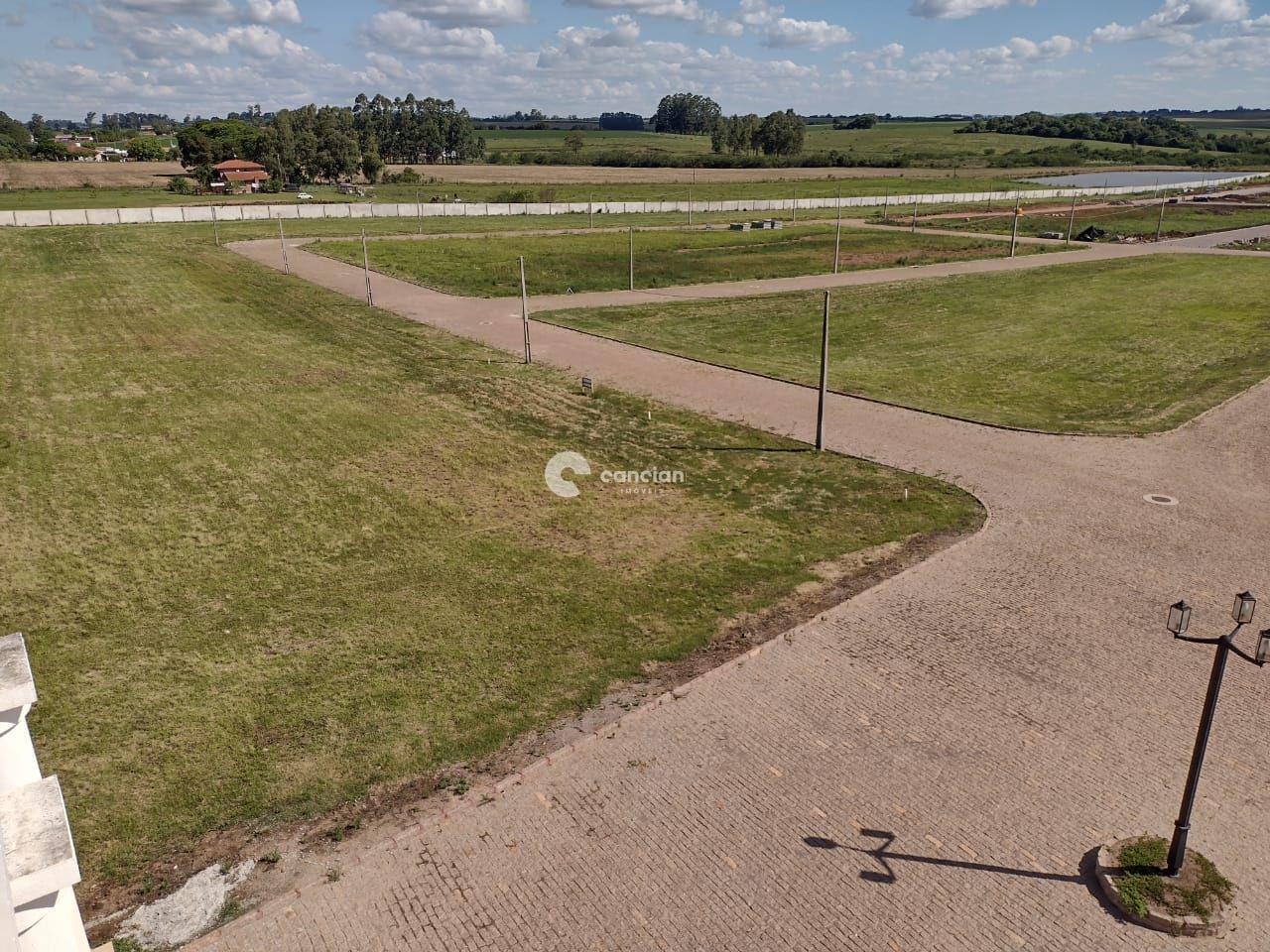 Terreno à venda no Camobi: 