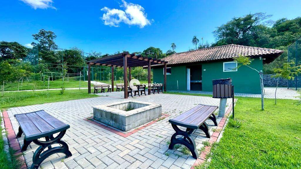 Terreno em condomínio à venda no Tomazetti: 