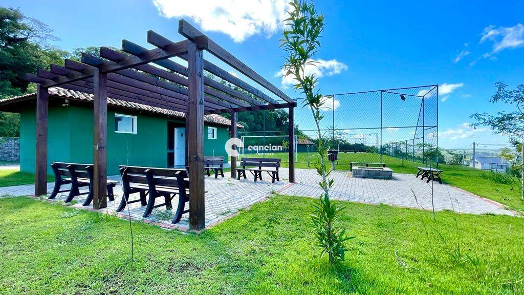 Terreno em condomínio à venda no Tomazetti: 