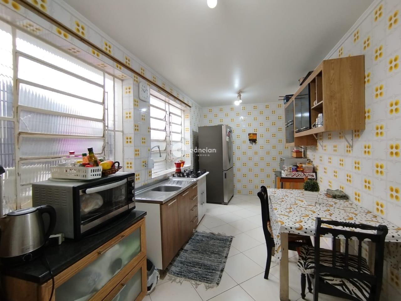 Casa à venda no Centro: 