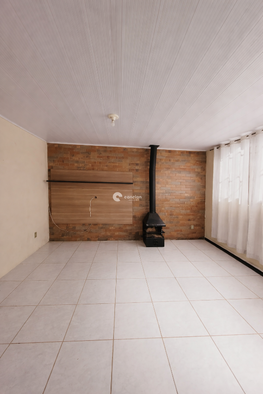 Casa para aluguel no Camobi: 