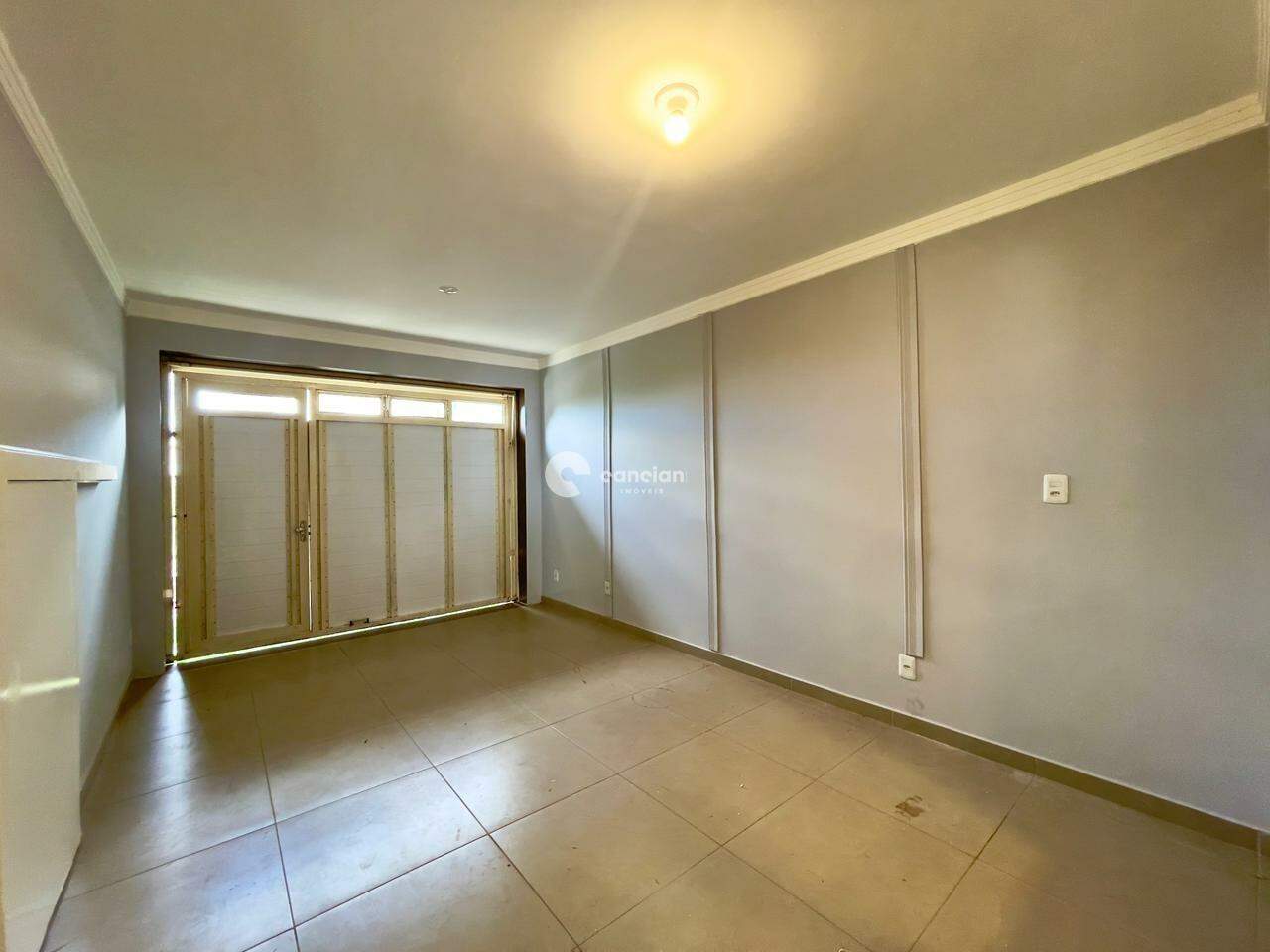 Casa para aluguel no Camobi: 