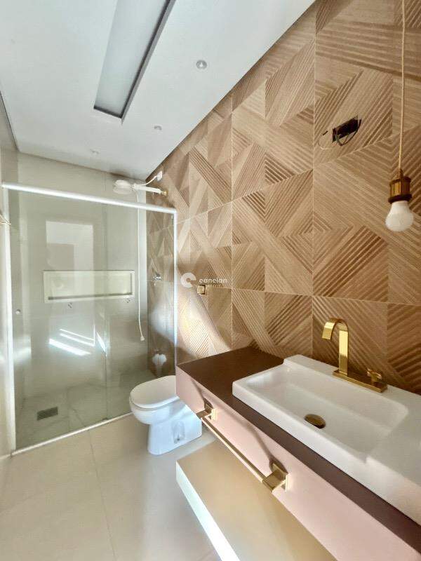 Casa à venda no Camobi: BANHEIRO SUÍTE