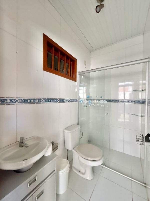 Casa à venda no Camobi: BANHEIRO QUIOSQUE