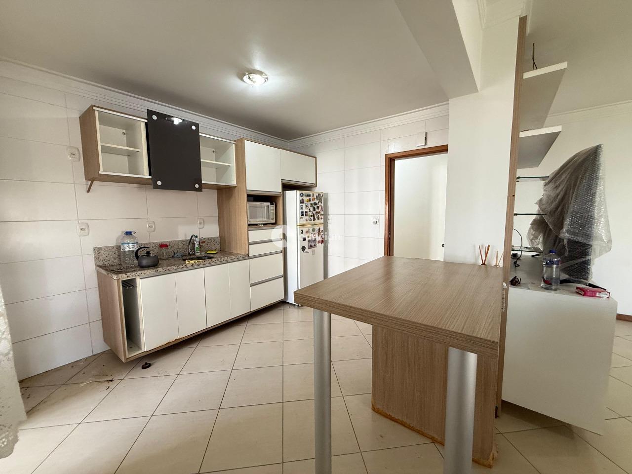 Apartamento à venda no Menino Jesus: