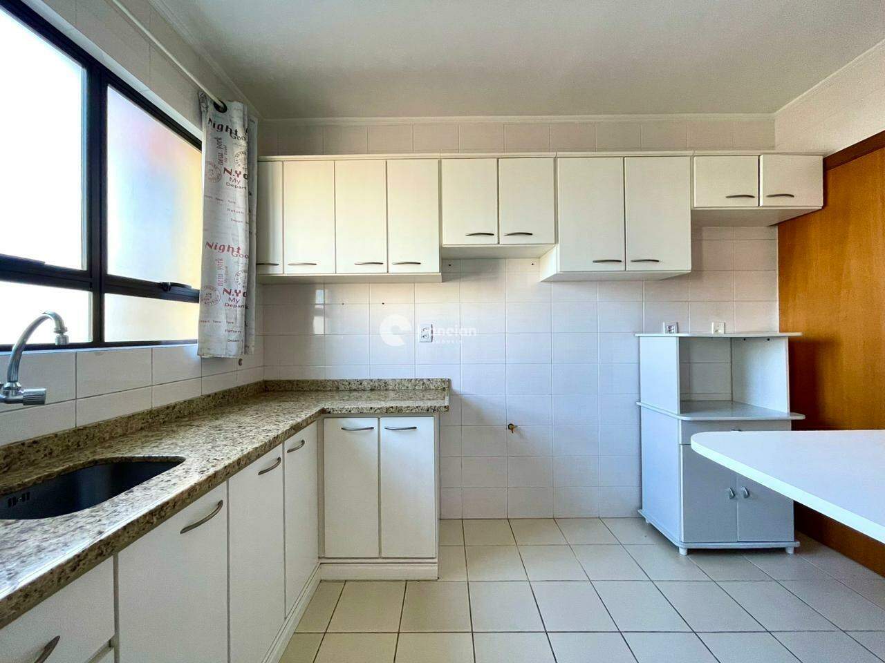 Apartamento para aluguel no Centro: 