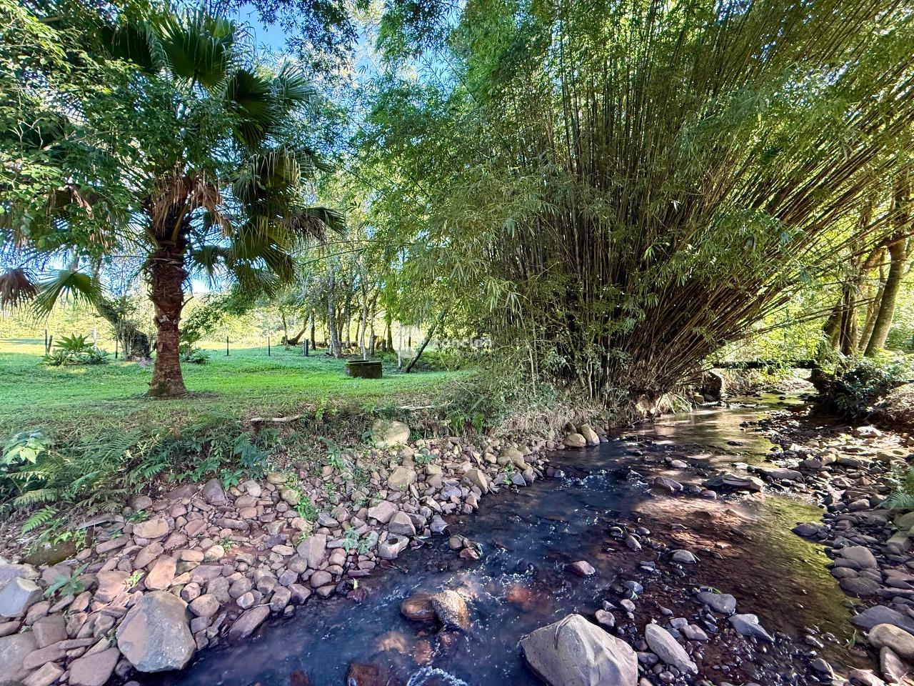 Chácara à venda no Pé de Plátano: 