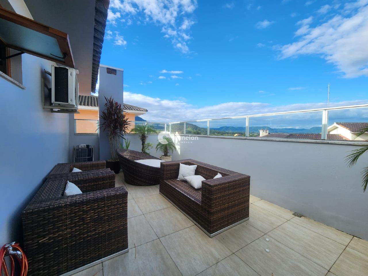 Duplex à venda no Camobi: 