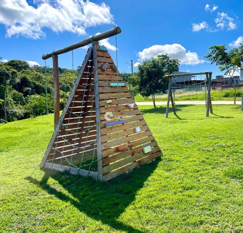 Terreno em condomínio à venda no Tomazetti: 